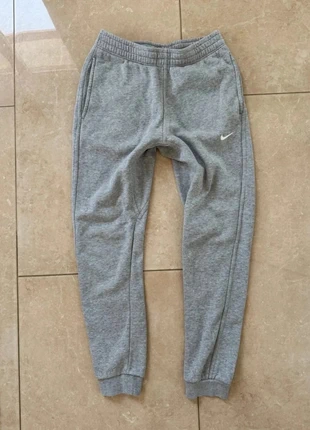 Jogging Nike, marque: Nike, état: Très bon état, taille: S, 21,00 €, 22,75 € Protection acheteurs incluse