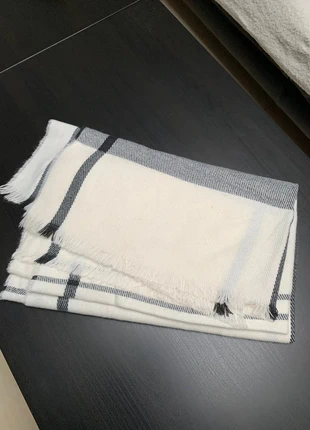 Echarpe Blanc Noir, marque: Blanc Noir, état: Très bon état, 3,00 €, 3,85 € Protection acheteurs incluse