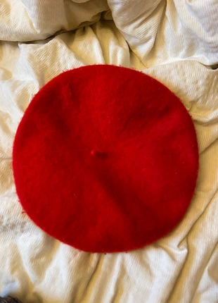 Vintage red beret, brand: NO LABEL, condition: Very good, size: M, £2.00, £2.80 includes Buyer Protection
