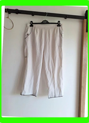 R0403. Pantacourt blanc femme T42 très bon état, état: Très bon état, taille: XL / 42 / 14, 5,00 €, 5,95 € Protection acheteurs (Pro) incluse