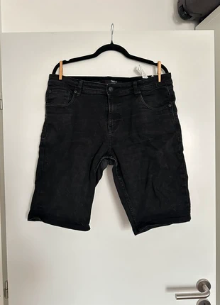 Short noir en jean, merk: SMOG, staat: Goed, maat: L, € 1,00, € 1,75 inclusief Kopersbescherming