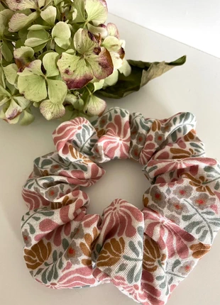 Scrunchie chouchou floral rose crème vert, brand: Gaze, condition: Very good, €4.00, €4.90 includes Buyer Protection