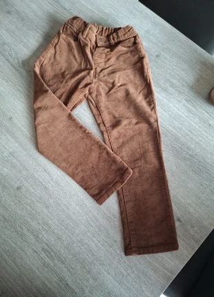 Ongedragen broek corduroy, marque: Next, état: Neuf sans étiquette, taille: 6 ans / 116 cm, 4,00 €, 4,90 € Protection acheteurs incluse