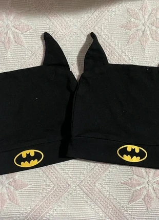 Dois Gorros Batman, marca: Batman, estado: Muito bom, tamanho: 9-12 meses / 74 cm, €1.00, €1.75 inclui Proteção do Comprador