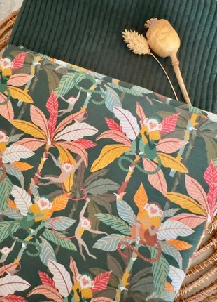 Du velours vert sapin et du coton exotique, marque: TISSU, état: Neuf sans étiquette, 12,50 €, 13,83 € Protection acheteurs incluse