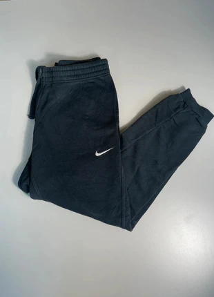 Pantalon de survêtement Nike noir taille L logo swoosh brodé, marque: Nike, état: Très bon état, taille: L, 19,90 €, 21,60 € Protection acheteurs incluse