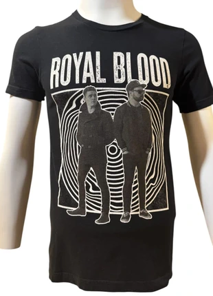tee-shirt royal blood, brand: t-shirt royal blood, condizioni: Ottime, taglia: S / IT 40 / EU 36, €12.00, €13.30 include la Protezione acquisti