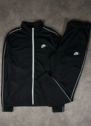 Ensemble Nike Noir | Survêtement Logo Brodé Taille M Homme, marque: Nike, état: Très bon état, taille: M, 54,90 €, 58,35 € Protection acheteurs incluse