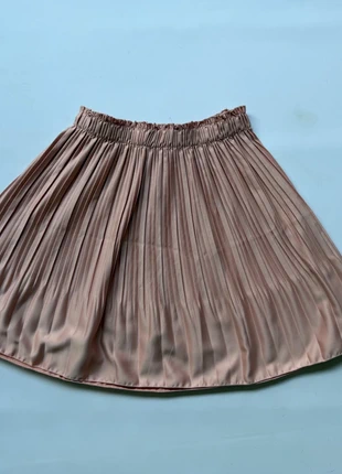 Pale pink pleated satin skirt, marque: Local, état: Neuf sans étiquette, taille: Taille unique, 1,10 €, 1,86 € Protection acheteurs incluse