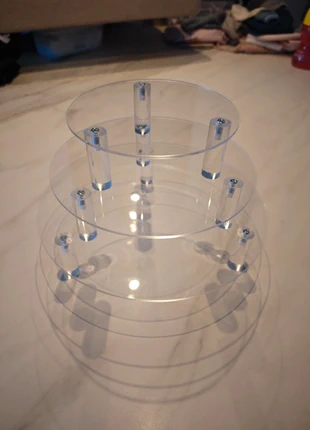 Taartplateau Taartstandaard 3 delig Acryl, brand: Aqryl, condizioni: Nuovo con cartellino, €10.00, €11.20 include la Protezione acquisti