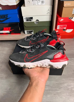 Nike React Vision ´Black University Red’ taille 44, marque: Nike, état: Très bon état, taille: 44, 45,00 €, 47,95 € Protection acheteurs incluse