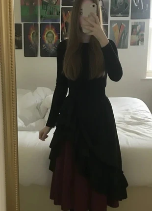 Robe Noire Bordeaux Volants – Élégante / Gothique / Soirée / Unique, marke: Solène Rosefield, zustand: Sehr gut, größe: M / 38 / 10, 49,99 €, 53,19 € beinhaltet Vinted-Käuferschutz Pro