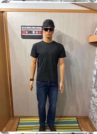 Tee-shirt Ralph Lauren gris foncé Taille M. #141, merk: Ralph Lauren, staat: Goed, maat: M, € 10,00, € 11,20 inclusief Kopersbescherming Pro