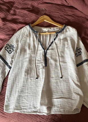 Blouse blanche avec motifs bleus h&m - taille XS, marque: H&M, état: Neuf sans étiquette, taille: XS / 34 / 6, 15,00 €, 16,45 € Protection acheteurs incluse