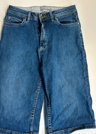 M&S Denim Knee-Length Shorts – UK 6 / EUR 34 in excellent condition, brand: Marks & Spencer, condition: Very good, size: XS / UK 4-6, £8.00, £9.10 includes Buyer Protection Pro