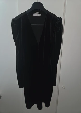 Vestito de veludo, brand: MNG, condizioni: Ottime, taglia: M / IT 42 / EU 38, €10.00, €11.20 include la Protezione acquisti