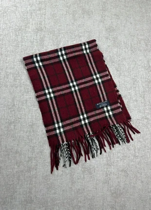 Écharpe Burberry bordeaux, merk: Burberry, staat: Heel goed, € 45,00, € 47,95 inclusief Kopersbescherming Pro