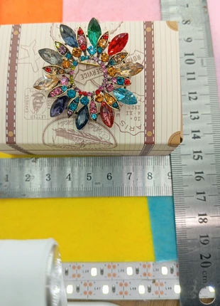 Broche avec la boîte, merk: Broche.fr, staat: Heel goed, € 5,00, € 5,95 inclusief Kopersbescherming Pro