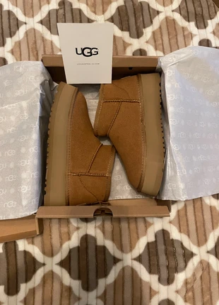 Ugg marron taille 37, brand: UGG, condition: New with tags, size: 37, €80.00, €84.70 includes Buyer Protection