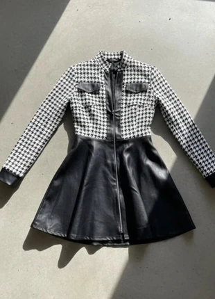 Robe pied-de-poule – col montant, fermeture, élégante, brand: Maison Damier Noir, condizioni: Ottime, taglia: M / IT 42 / EU 38, €79.90, €84.60 include la Protezione acquisti