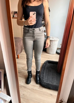 Vaqueros pitillo gris Stradivarius, marque: Stradivarius, état: Bon état, taille: L / 40 / 12, 2,00 €, 2,80 € Protection acheteurs incluse