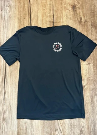 Nike – T-shirt noir, merk: Nike, staat: Heel goed, maat: S, € 5,00, € 5,95 inclusief Kopersbescherming