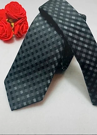 Cravate slim noir 6 cm neuve, marque: Angelo Litrico, état: Neuf sans étiquette, 6,00 €, 7,00 € Protection acheteurs (Pro) incluse