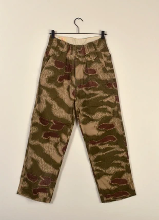 Vintage England camo pants Sumpftarn muster by Blackwell young & co made in U.K circa 1970 (4057), marque: Blackwell young & co, état: Neuf sans étiquette, taille: W26 | FR 36, 135,00 €, 142,45 € Protection acheteurs (Pro) incluse