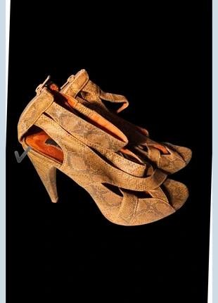 très belle chaussure talon asos taille 38, marca: ASOS, estado: Bueno, tamaño: 38, 12,00 €, 13,30 € Protección al comprador incluida