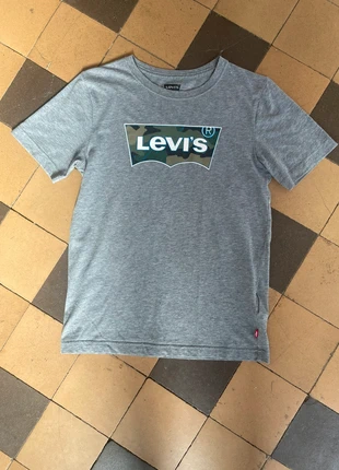 T-shirt Levi's gris avec logo camouflage, brand: Levi's, condition: Very good, size: 16 years / 176 cm, €3.00, €3.85 includes Buyer Protection