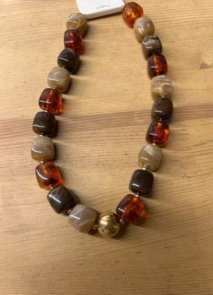 Collier bicolore perles résine et acier, état: Neuf sans étiquette, 13,00 €, 14,35 € Protection acheteurs incluse