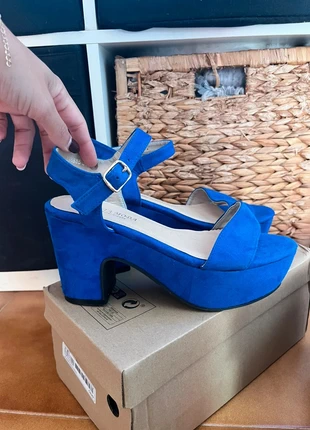 Tacones azules número 39, marca: Alta Moda, estado: Nuevo sin etiquetas, tamaño: 39, 7,00 €, 8,05 € Protección al comprador incluida