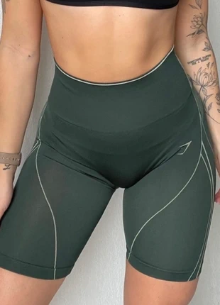 Short Gymshark, marque: Gymshark, état: Bon état, taille: S / 36 / 8, 12,00 €, 13,30 € Protection acheteurs (Pro) incluse