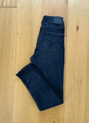 Jean Lévis 721 high rise Skinny noir W26 - Taille haute, marke: Levi's, zustand: Gut, größe: XS / 34 / 6, 15,00 €, 16,45 € beinhaltet Vinted-Käuferschutz Pro