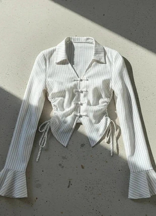 Chemise blanche à rayures et col en V – Moderne / Élégante / Bohème, marque: Velaris, état: Très bon état, taille: M / 38 / 10, 44,99 €, 47,94 € Protection acheteurs incluse