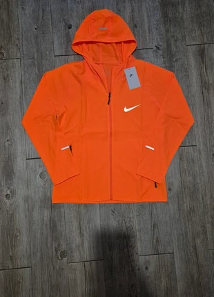 Nike Running, marke: Nike, zustand: Neu, mit Etikett, größe: L, 40,00 €, 42,70 € inklusive Vinted-Käuferschutz