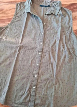 Blouse sans manche femme / Chemisier sans manche - Kiabi - kaki - Taille 40 / L, merk: Kiabi, staat: Heel goed, maat: L / 40 / 12, € 2,50, € 3,33 inclusief Kopersbescherming