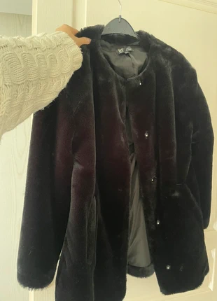 Manteau fausse fourrure noir Zara, marke: Zara, zustand: Neu, größe: XS / 34 / 6, 15,00 €, 16,45 € inklusive Vinted-Käuferschutz