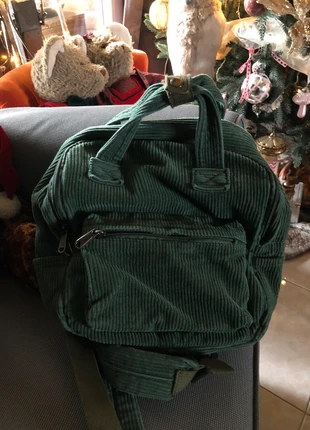 Joli sac à dos en velours kaki, état: Très bon état, 8,00 €, 9,10 € Protection acheteurs incluse