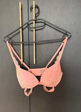 BH Hunkemoller | maat 75C | Push Up, merk: Hunkemöller, staat: Heel goed, maat: 75C, € 5,00, € 5,95 inclusief Kopersbescherming
