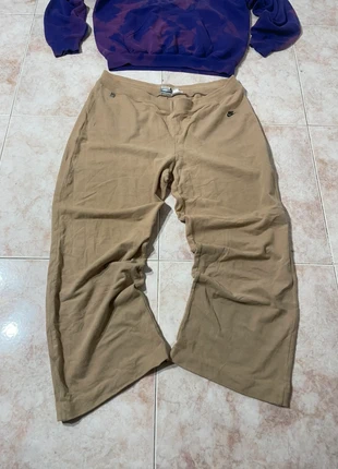 Super baggy Nike sweatpants with a vintage 90s hip-hop design, featuring slits at the hem., marque: Nike, état: Très bon état, taille: L, 24,99 €, 26,94 € Protection acheteurs incluse