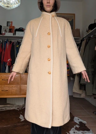 Cappotto vintage 70s lama e lana giallo burro bordi in pelle bianca, marke: Vintage, zustand: Sehr gut, größe: M / 38 / 10, 130,00 €, 137,20 € beinhaltet Vinted-Käuferschutz Pro