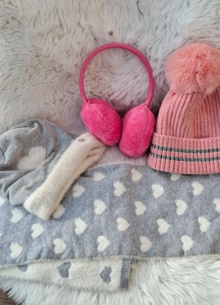Lot Bonnet et écharpe coeur okaïdi+ bonnet rose à pompon avec cache oreilles, brand: Okaïdi, condizioni: Buone, taglia: Taglia unica, €4.00, €4.90 include la Protezione acquisti