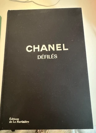 Livre Chanel, état: Très bon état, 30,00 €, 32,20 € Protection acheteurs incluse