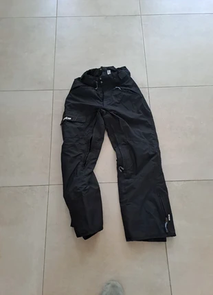 Vends pantalon de ski M, marque: Wed'ze, état: Très bon état, taille: M, 10,00 €, 11,20 € Protection acheteurs incluse