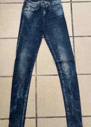 Jean Décoloré Zara – Femme, Taille 36 (Très Bon État), merk: Zara, staat: Heel goed, maat: S / 36 / 8, € 9,00, € 10,15 inclusief Kopersbescherming