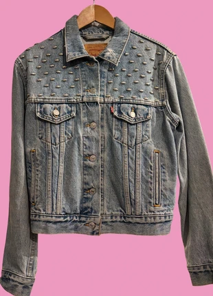 Levi’s studded denim jacket – vintage, merk: Levi's, staat: Heel goed, maat: S / 36 / 8, € 30,00, € 32,20 inclusief Kopersbescherming
