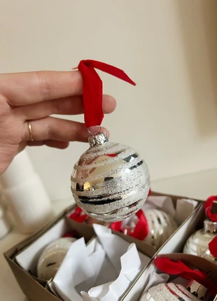 Vintage set van 6 zilveren glazen kerstballen met glitter & rood strikje, marque: Vintage, état: Très bon état, 13,95 €, 15,35 € Protection acheteurs incluse