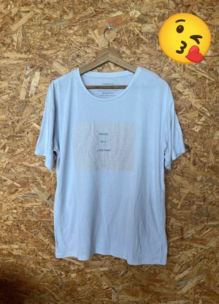 T-shirt pull and bear, marca: Pull & Bear, estado: Bom, tamanho: M / 38 / 10, €2.00, €2.80 inclui Proteção do Comprador
