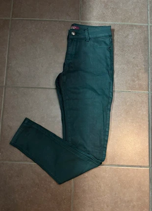 Jean skinny vert sapin – Cache Cache – Taille 36, marke: Cache Cache, zustand: Sehr gut, größe: S / 36 / 8, 7,50 €, 8,58 € inklusive Vinted-Käuferschutz